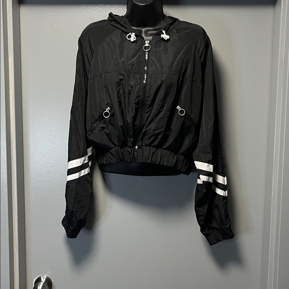 Love Tree Black Hooded Bomber  EUC Jacket - Picture 7 of 12